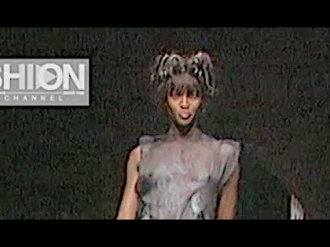 GIANFANCO FERRÉ Fall 1999 2000 Milan - Fashion Channel