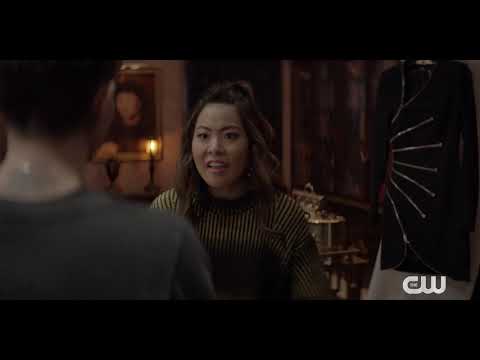 Batwoman 1x18 Sneak Peek Clip 1 "If You Believe In Me, I'll Believe In You"