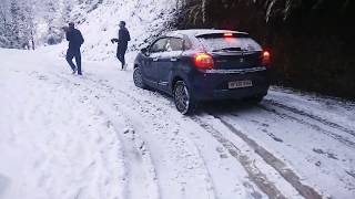 preview picture of video '#Baleno | Snowfall | Hill Road | Smoking Maruti 800 | Mandi | Himanchal Pradesh | '