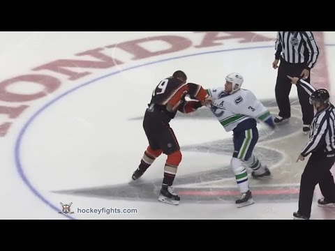 Kevin Bieksa vs Patrick Maroon