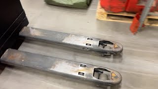 Crown WT3040 electric pallet truck | Image 4 - Machineryline