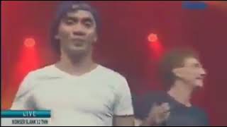 Download lagu IAN ANTONO/ACHMAD ALBAR - FEAT SLANK - SEMUT HITAM - TVRI mp3 Download lagu IAN ANTONO/ACHMAD ALBAR - FEAT SLANK - SEMUT HITAM - TVRI mp3