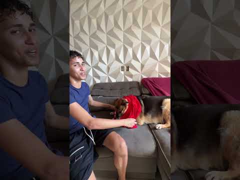 Ela é da EXTREMA DIREITA