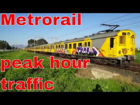 METRORAIL CAPE TOWN: 2x 5M2A EMU's pass each other during peak hour