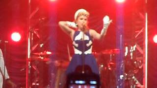 Paloma Faith Never Tear Us Apart @ Evolution 2013