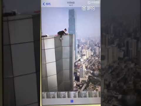 極限網紅失手墜樓 掙扎20秒力竭殞落影片曝光 - 國際 - 自由時報電子報