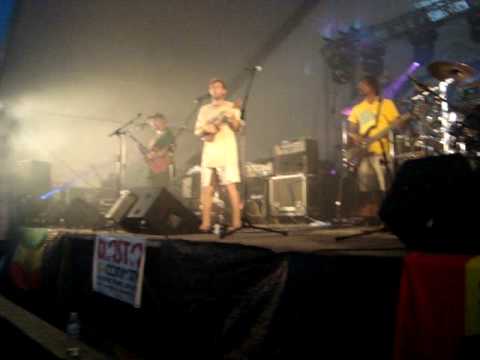 sashamon - necta butterflies on her shoulder LIVE on GUAM