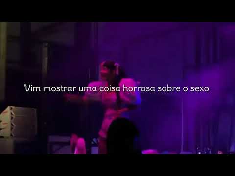 gaby amarantos copiou o god is a woman e o strawberry shortcake