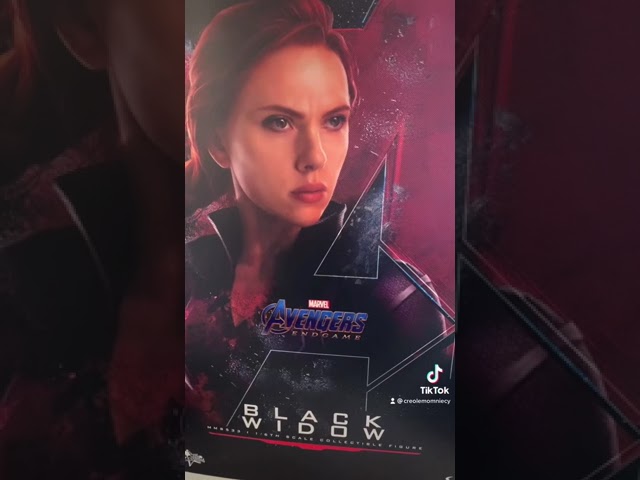 Vídeo relacionado con Póster de Marvel Avengers: Endgame Black Widow Camiseta