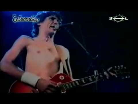 Videoclip de Pepe Botika (Dónde están mis amigos) (Live) — Extremoduro