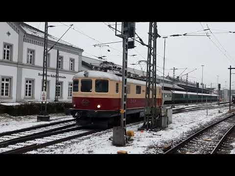 SBB RE 4/4 und 110 228 beim rangieren