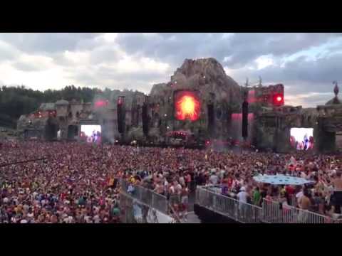Fedde Le Grand plays "Merk & Kremont - Gear" at Tomorrowland 2013