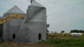 preview picture of video 'Carnahan's Farm - Silo #1 going down'