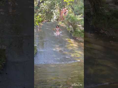 Escorregador da Zilda, para o vídeo completo acesse o canal, @d.daniie_ #carrancas #minasgerais