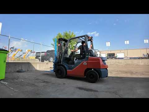 2018 TOYOTA 8FGU32 with Single Double Attachment 