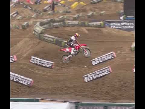 Hunter Lawrence Hilarious Crash Anaheim 1 Press Day