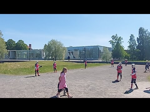 KoU E punainen - SMJ P12 musta