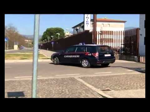 2014-10-22 - RUBA IN CHIESA E SPINTONA FEDELI, ARRESTATO 40ENNE PISTOIESE.mp4