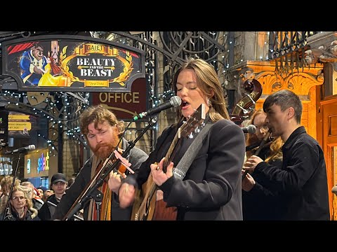 POLICE SHUT DOWN STREET For U2 BONO - THE SCRIPT - GLEN HANSARD - ALLIE SHERLOCK PERFORM for Charity