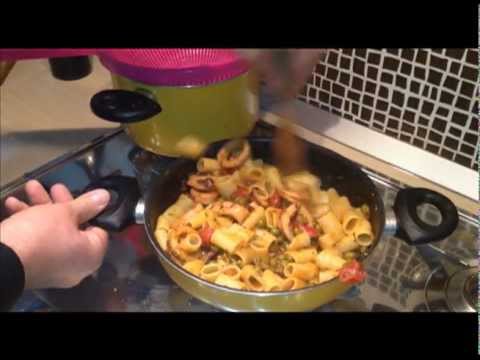 download lagu mp3 mp4 Calamari And Peas, download lagu Calamari And Peas gratis, unduh video klip Calamari And Peas