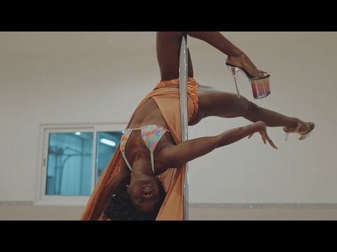 Swayeuse - Vidéo de pole dance