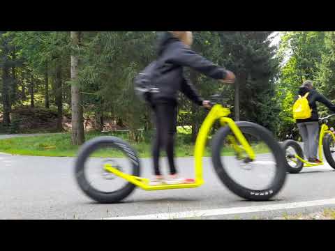 Zjazd z Przełęczy Płoszczyna w Nowej Morawie na Hulajnodze Kostka Monster Max