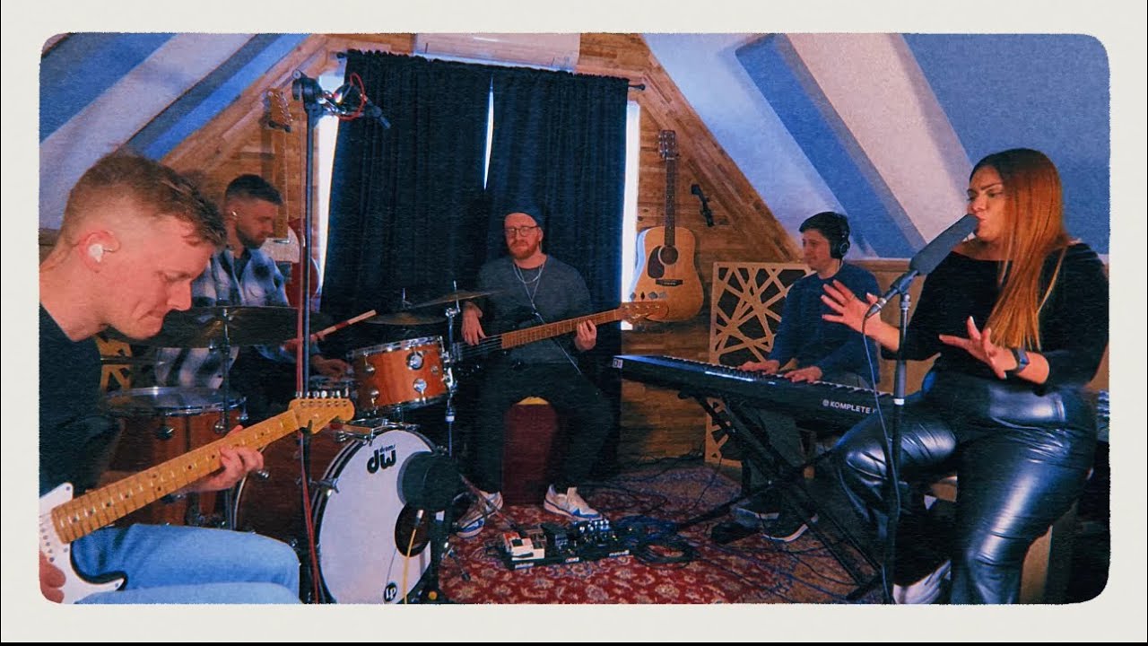 Promotional video thumbnail 2 for Champagne Live