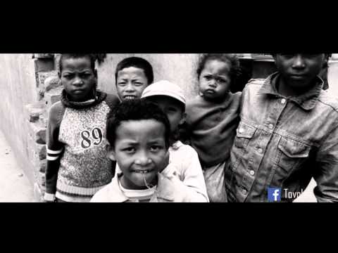 TOVOLAH - RENY MALALA (UNCENSORED STREET VIDEO - KOLOTSAINA MAINTY 2015)