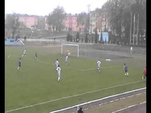 13 min bramka dla Stali Szczawiński (30.10.2011 mecz Stal Kraśnik 2-1 Karpaty Krosno).avi