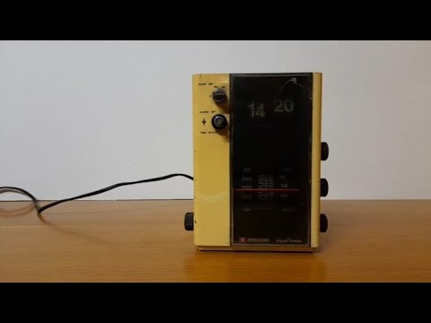Hitachi KC-773E Flip Clock Radio Alarm Clock Vintage 1973 Japan