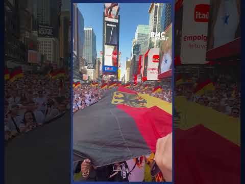 Les fans allemands en nombre TIMES SQUARE
