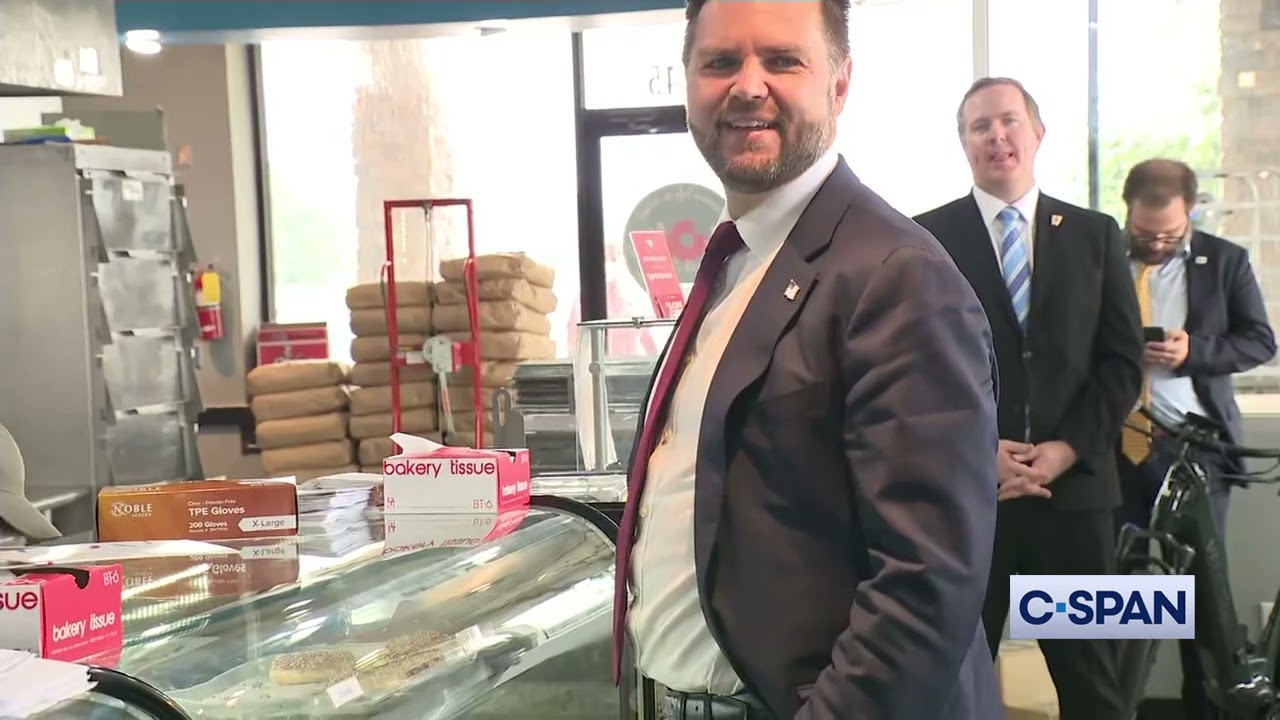JD Vance buys donuts in Holt’s Sweet Shop in Valdosta Georgia (8/22/2024)
