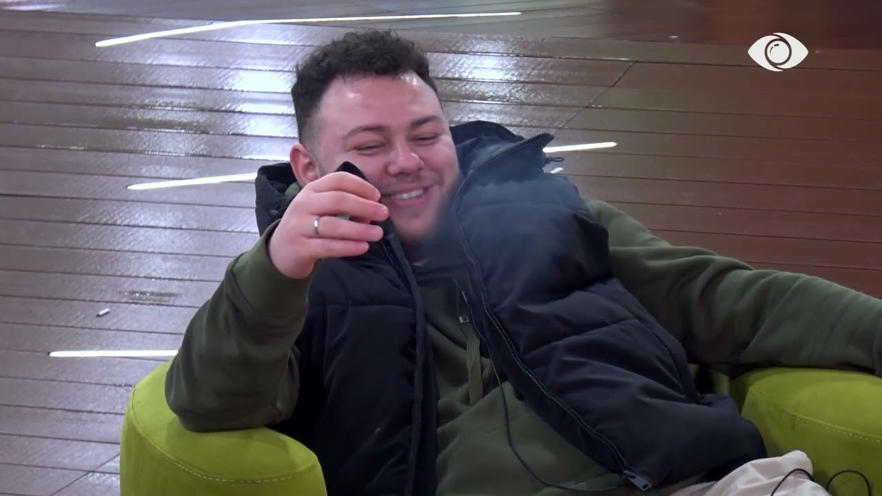 “Ai pëlqen Juelën, jo mua”/ Livia-Markos për Arditin