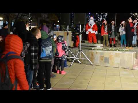 Запалване на коледната елха в Айтос