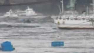 preview picture of video 'Japan Earthquake　東日本大震災　3.11　Giant Tsunami Kesennuma-city in Japan,11 March 2011'