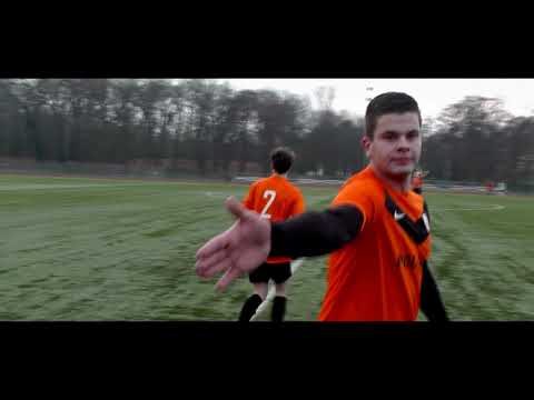 Debiut Adriana Winiarza w Płomieniu Przyprostynia w meczu z Vitcovią Witkowo.