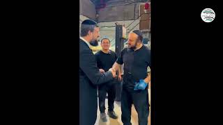 צפו, השקת הספר "המלך שלמה" | הרב אליהו עמר | בקרו האתר: https://www.olamhadat.co.il/ (הרב אליהו עמר) - התמונה מוצגת ישירות מתוך אתר האינטרנט יוטיוב. זכויות היוצרים בתמונה שייכות ליוצרה. קישור קרדיט למקור התוכן נמצא בתוך דף הסרטון