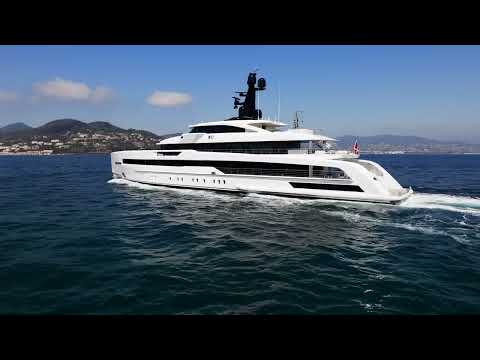 Luxury MegaYachts - Inside CRN Quality  - Ferretti Group