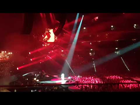 LEOŠ MAREŠ v O2 Aréně / Minuty se vlečou