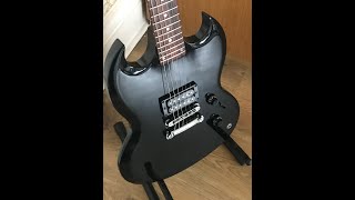 Video thumbnail for Gibson SG-X from the year 2000 - rare as anything by Foxy's Guitar Show