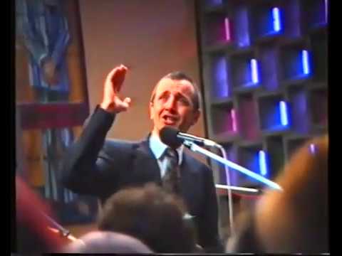 Ionel Muthi (1995) - Groapa cu lei (poezie)