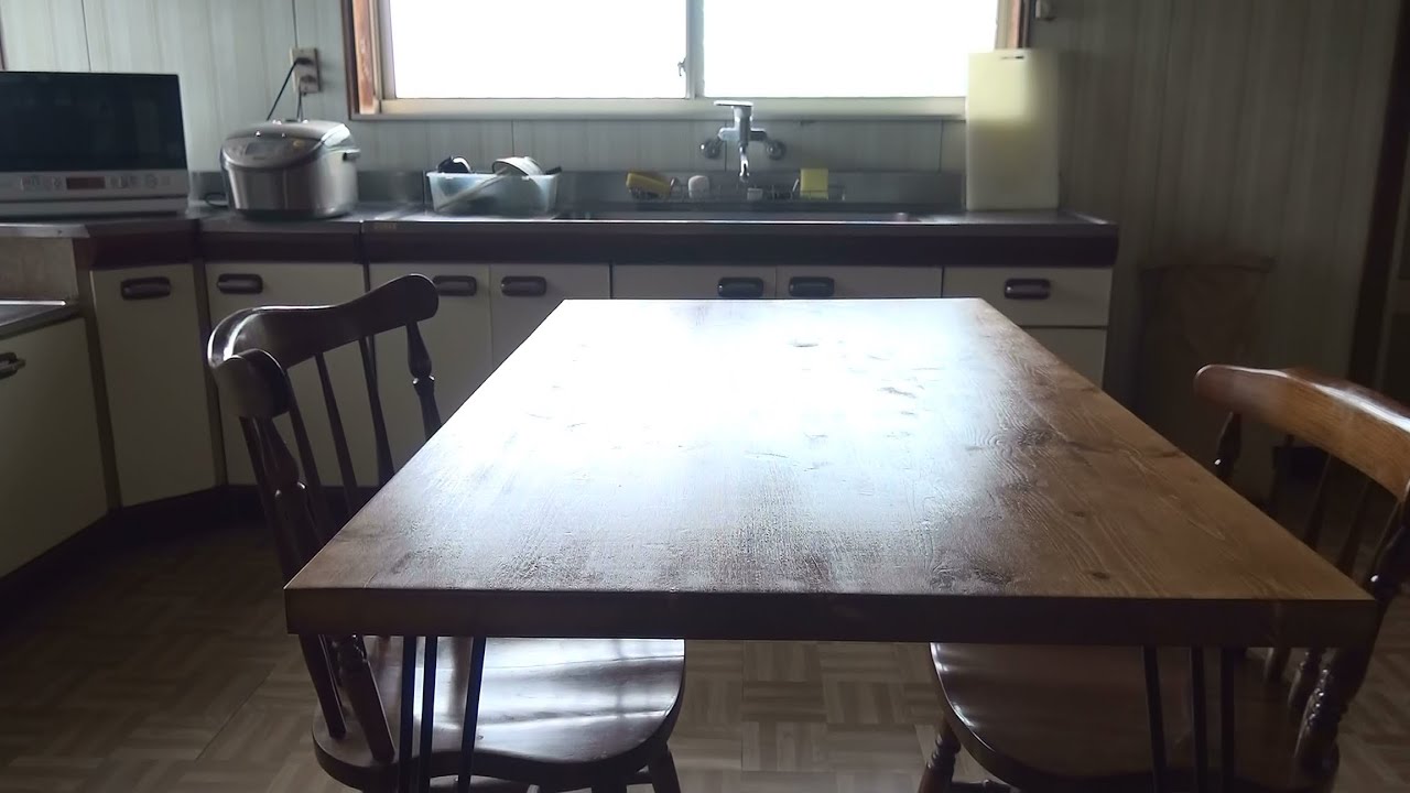 電球掃除/ダイニングテーブルとコーヒーメーカー