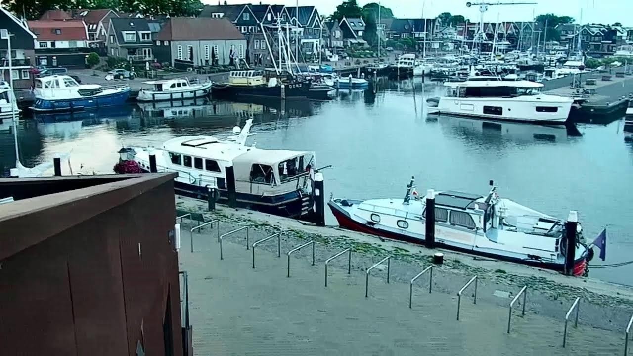 Live webcam view of Urk Fishing Harbor & Beach
