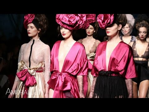 Delicate Femininity or Seductive Femininity... What would You choose? | AMORALLE