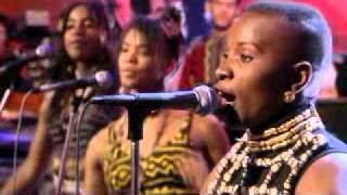 Angelique Kidjo - AGOLO