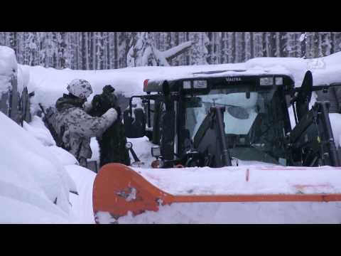 KAAKKO12 - Maapuolustuksen logistiikkaharjoitus: raskasta kalustoa