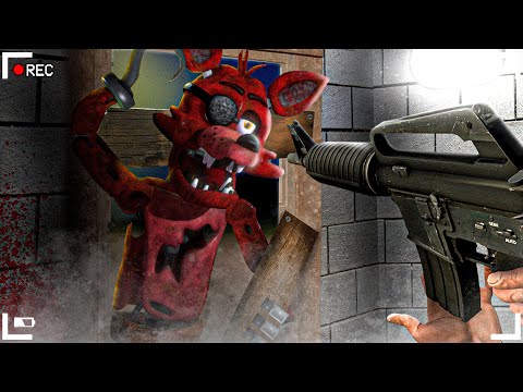 BUILDING A BASE AGAINST FNAF ANIMATRONICS!