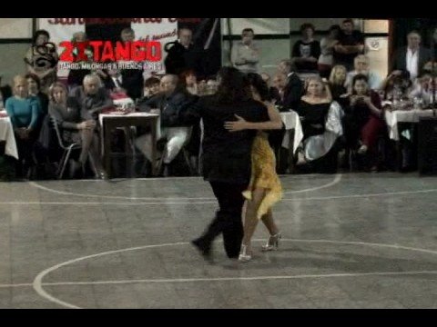  Diego Riemer  and  Maria Belen Giachello  are  dancing  to  the  milonga  "  No Hay Tierra Como La Mia  "