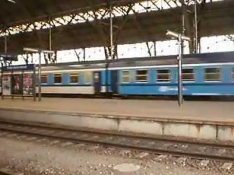 Příjezd vlaku Eurocity ČD do stanice Praha - Hlavní nádraží