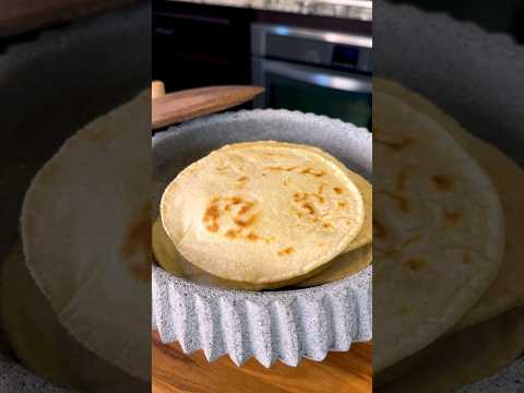 Tortillas de Maíz hechas a mano Easy Recipe Only 2 Ingredients! #shorts